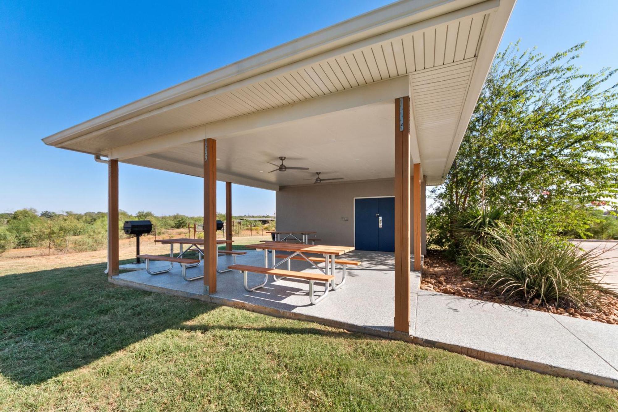 Risewell Kitchen Suites Pleasanton Eksteriør bilde